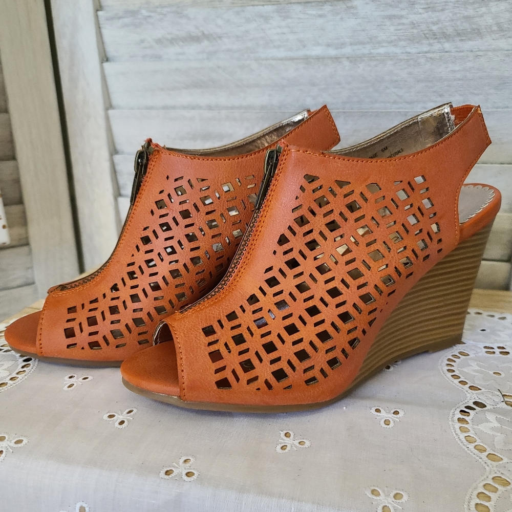 RAMPAGE Wilma Wedge Sandal Shoes 6